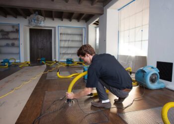 emergency flood cleanup services​