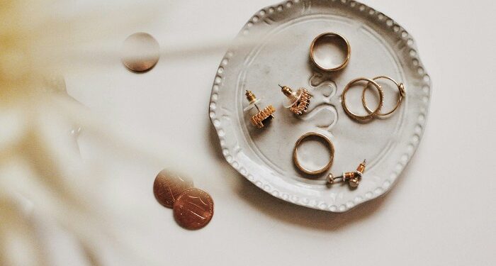 Best 22K Gold Earrings for Daily Use: Trendy & Elegant Choices
